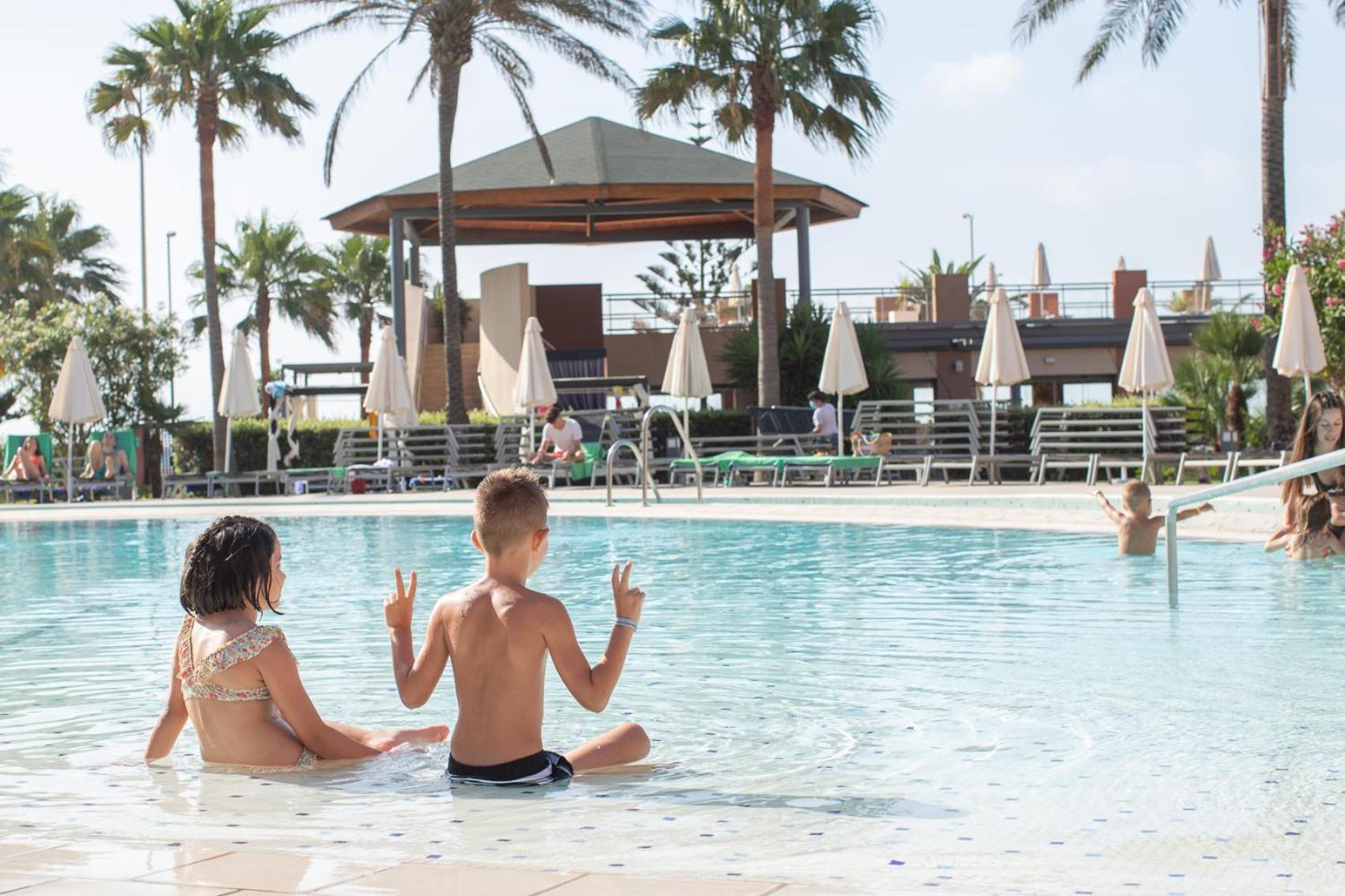 Protur Roquetas Hotel & Spa Рокетас де Мар Екстериор снимка